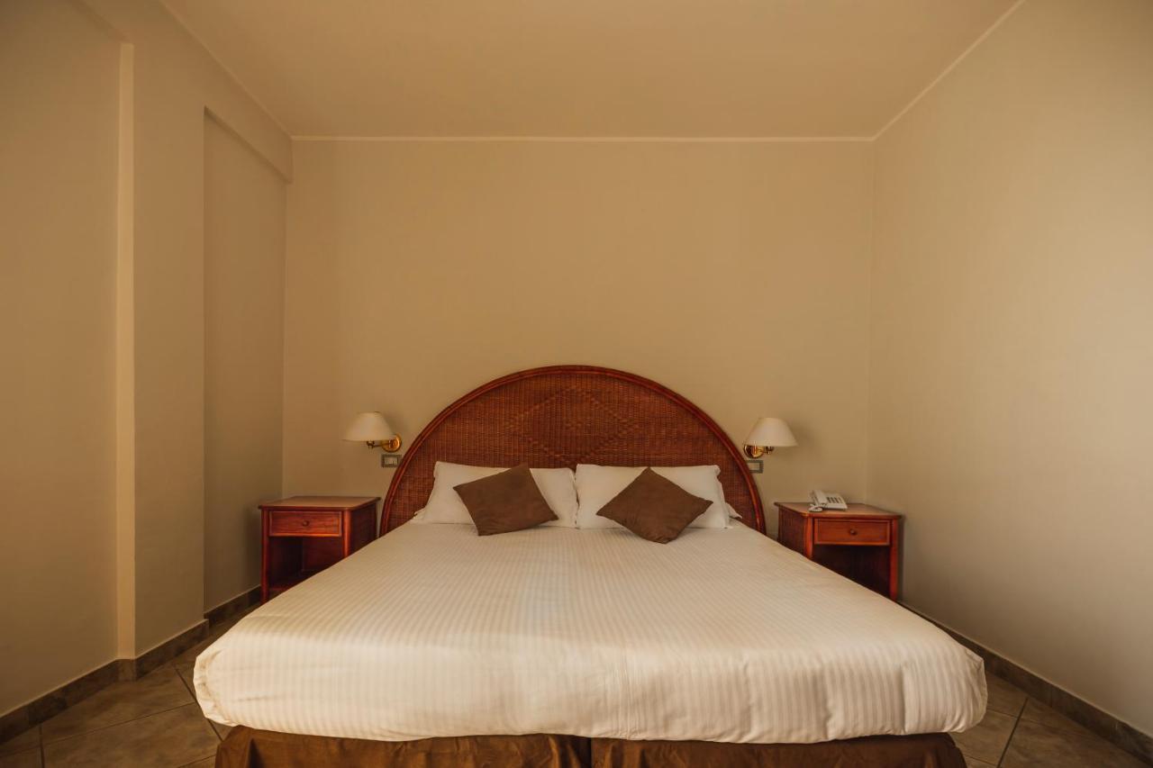 Lido Azzurro Apulia Hotel Taranto Ara Solis מראה חיצוני תמונה